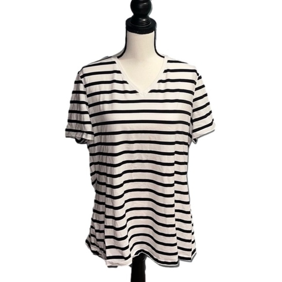 Amazon Essentials Tops - Amazon essentials- black and white striped t- shirt